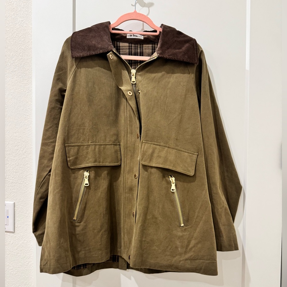 Stylish Brown Utility Jacket with Gold Accents